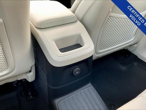 Certified 2025 Volvo XC60 T8 Plus w/ Protection Package Premier image 31