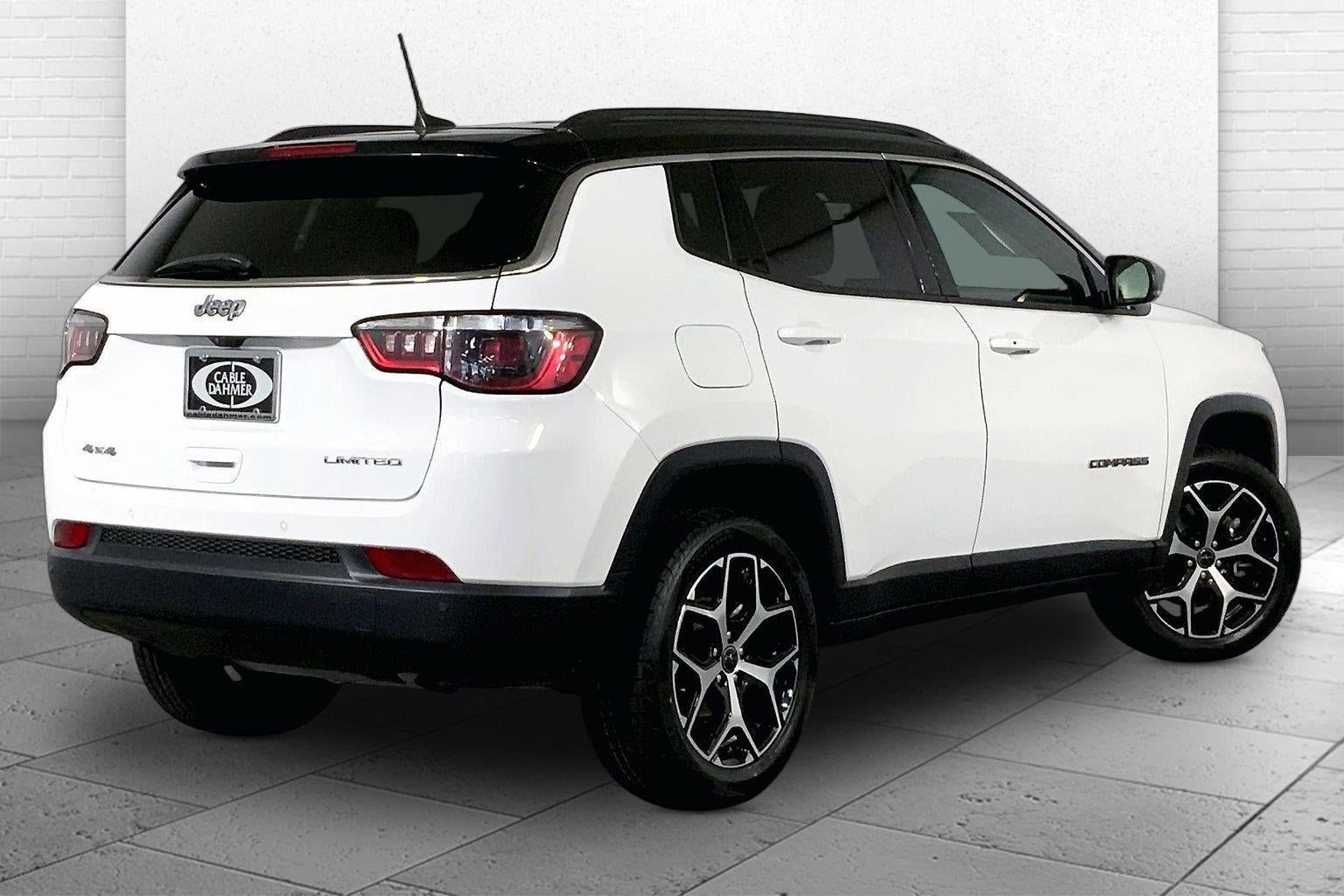 Used 2025 Jeep Compass Limited AWD/4WD image 13