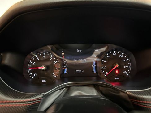 Used 2025 Jeep Compass Trailhawk AWD/4WD image 40