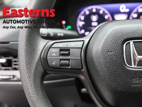 Used 2025 Honda Accord SE image 15