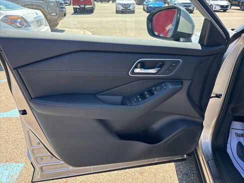 New 2026 Nissan Rogue Platinum w/ Platinum Premium Package AWD/4WD image 13