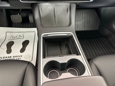 Used 2023 Tesla Model 3 Standard Range image 19