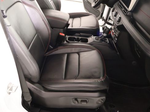 Used 2025 Jeep Gladiator Rubicon AWD/4WD image 14