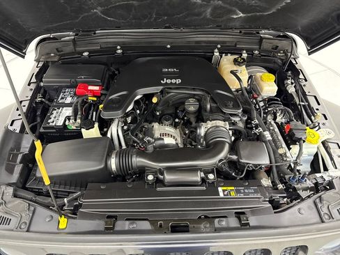 Used 2020 Jeep Wrangler Sport image 10