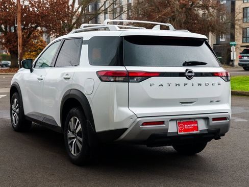 New 2025 Nissan Pathfinder SL image 4