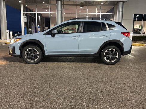 Used 2022 Subaru Crosstrek 2.0i Premium image 11