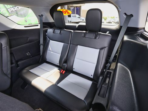 Used 2022 Ford Explorer XLT w/ Equipment Group 202A image 16