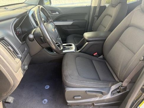 Used 2020 Chevrolet Colorado LT w/ Safety Package RWD image 9