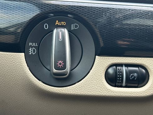 Used 2017 Volkswagen Jetta SEL image 39