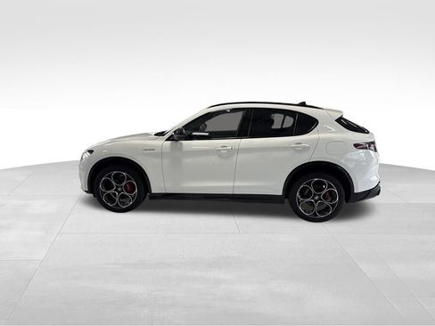Used 2024 Alfa Romeo Stelvio Veloce AWD/4WD image 2