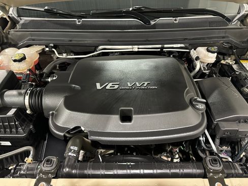 Used 2022 Chevrolet Colorado ZR2 w/ ZR2 Dusk Special Edition image 10