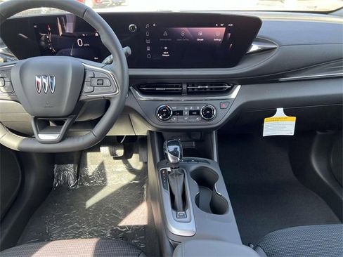 Used 2025 Buick Envista Preferred w/ Convenience I Package image 14