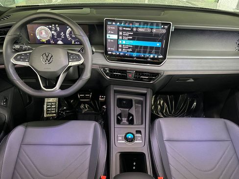 New 2026 Volkswagen Tiguan SE R-Line image 12