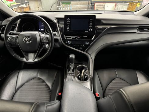 Used 2022 Toyota Camry SE image 17