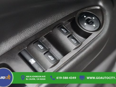 Used 2017 Ford Escape SE FWD image 17