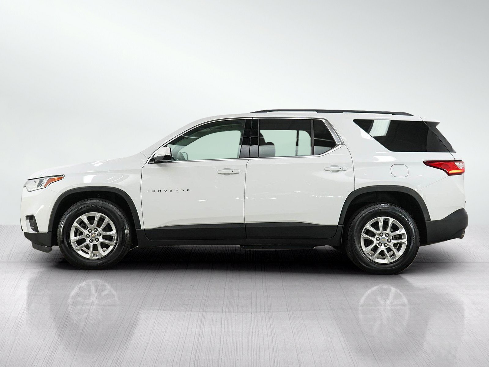 Used 2019 Chevrolet Traverse LT AWD/4WD image 2