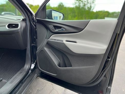 Used 2019 Chevrolet Equinox LS w/ LS Convenience Package FWD image 41