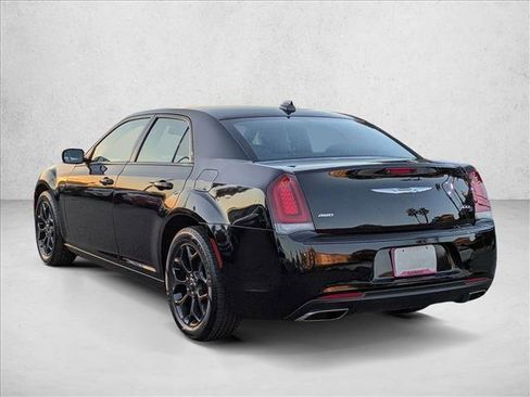 Used 2019 Chrysler 300 S image 8