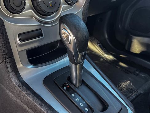 Used 2017 Ford Fiesta SE image 18