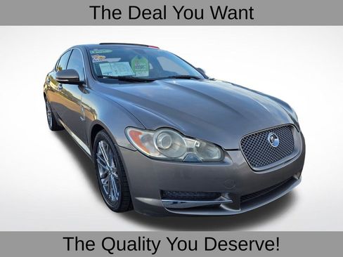 Used 2010 Jaguar XF Luxury image 1