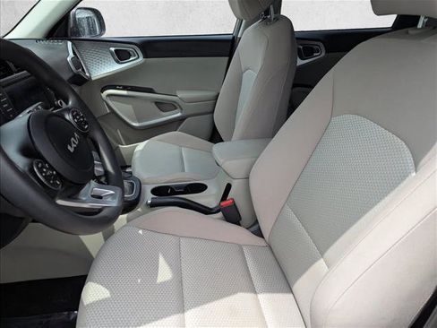 Used 2022 Kia Soul LX FWD image 19
