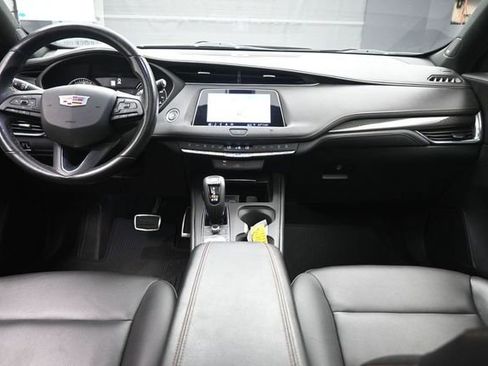 Used 2019 Cadillac XT4 Sport w/ LPO, Midnight Sport Package FWD image 9