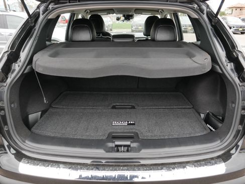 Used 2019 Nissan Rogue Sport SL AWD/4WD image 18