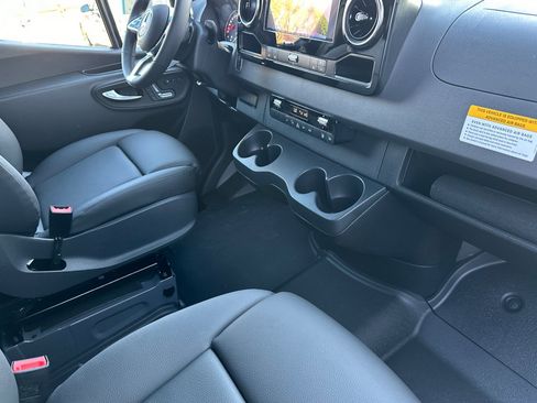 New 2025 Mercedes-Benz Sprinter 2500 image 37