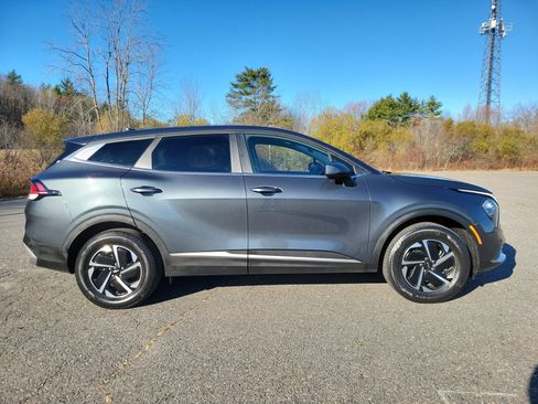 Used 2023 Kia Sportage LX image 4