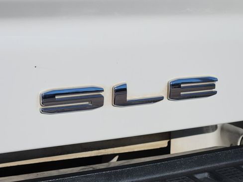 Used 2022 GMC Sierra 2500 SLE w/ SLE Convenience Package image 13