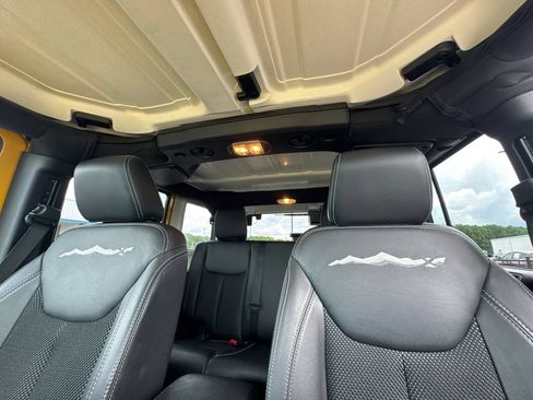 Used 2015 Jeep Wrangler Unlimited Sahara AWD/4WD image 30