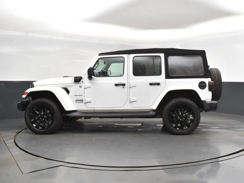 Used 2021 Jeep Wrangler Unlimited Sahara image 4