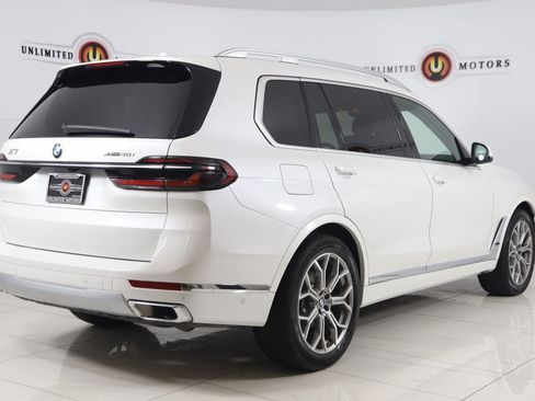 Used 2024 BMW X7 xDrive40i w/ Premium Package AWD/4WD image 3