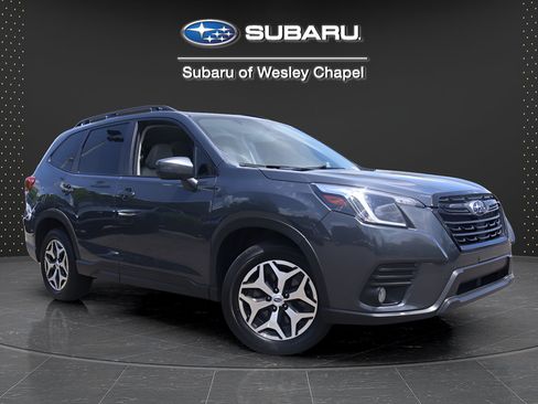 Certified 2023 Subaru Forester Premium AWD/4WD image 1
