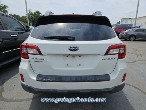 Used 2015 Subaru Outback 2.5i Premium AWD/4WD image 9