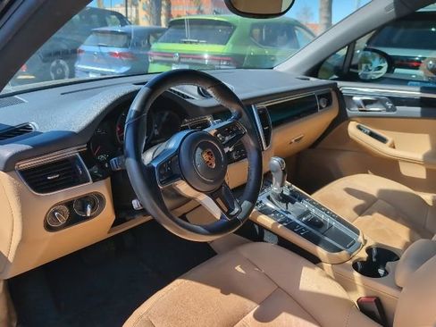 Used 2018 Porsche Macan image 8