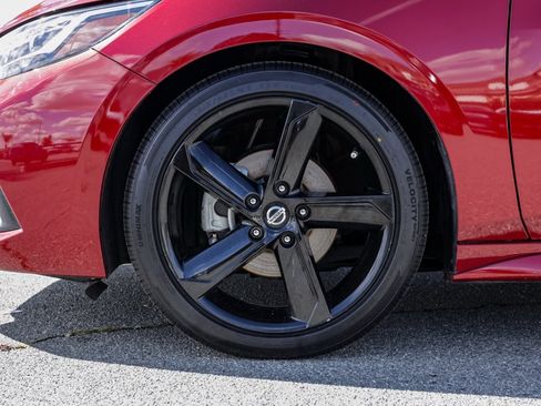 Used 2023 Nissan Sentra SR w/ SR Premium Package image 12