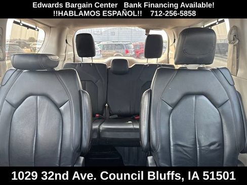 Used 2020 Chrysler Pacifica Touring-L FWD image 27