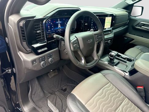 Used 2025 Chevrolet Silverado 1500 ZR2 w/ Technology Package AWD/4WD image 10