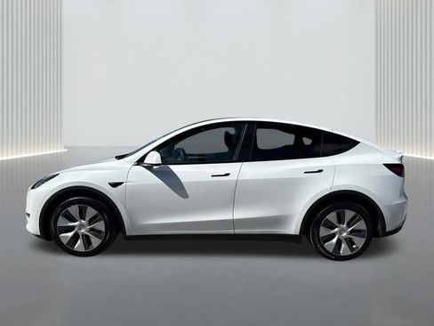 Used 2023 Tesla Model Y Long Range image 8
