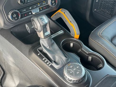 Used 2023 Ford Bronco Badlands image 21