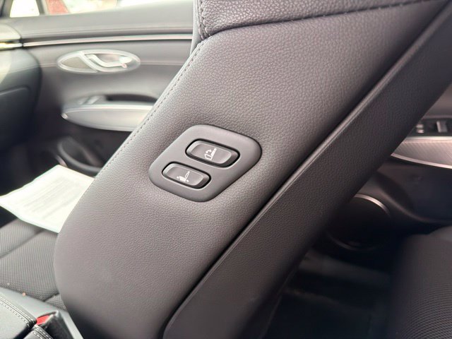 Used 2023 Genesis GV70 2.5T w/ Sport Prestige Package AWD/4WD image 17