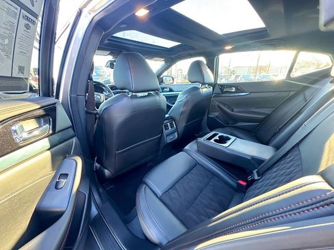 Used 2022 Nissan Maxima SR w/ Sport Mat Group image 31