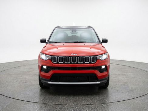 Used 2025 Jeep Compass Limited image 2