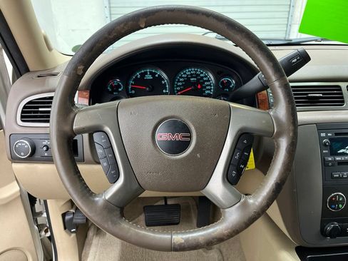 Used 2012 GMC Yukon XL SLT w/ Regional Value Package RWD image 16