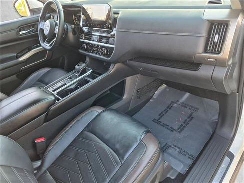 Used 2022 Nissan Pathfinder Platinum w/ Cargo Package FWD image 22