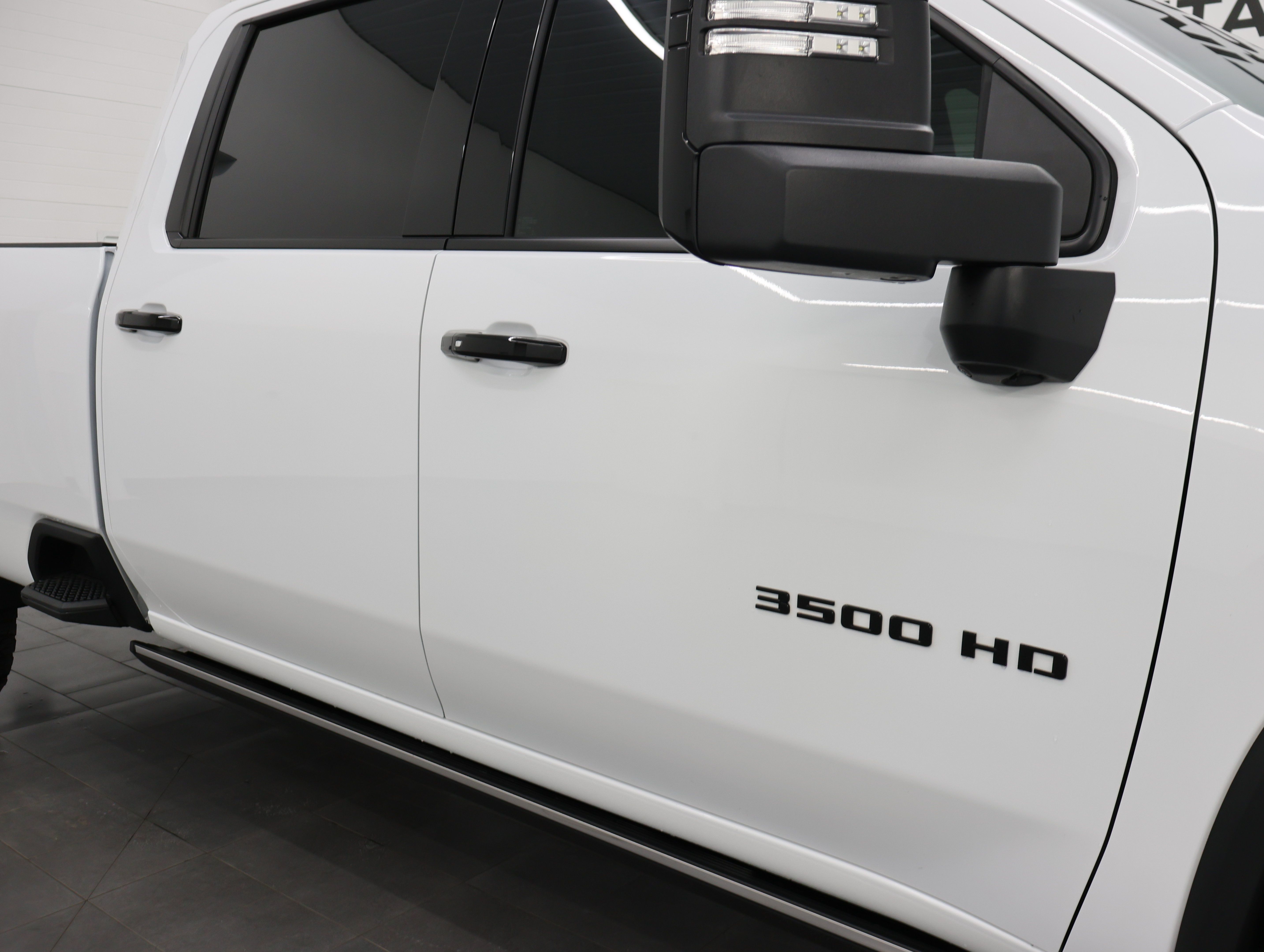 Used 2026 Chevrolet Silverado 3500 LTZ w/ LTZ Plus Package AWD/4WD image 28
