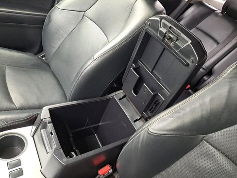 Used 2015 Toyota 4Runner Limited image 34