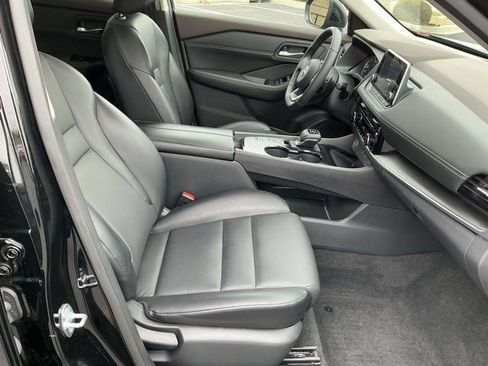 Used 2022 Nissan Rogue SV w/ SV Premium Package image 20