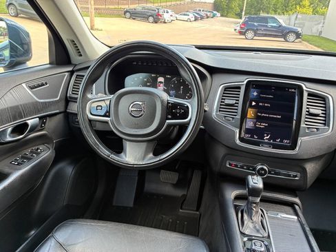 Used 2020 Volvo XC90 T6 Momentum image 22